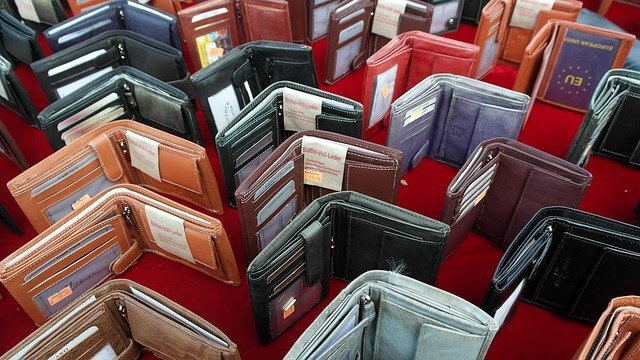 新しい財布に入れるといいものはある？